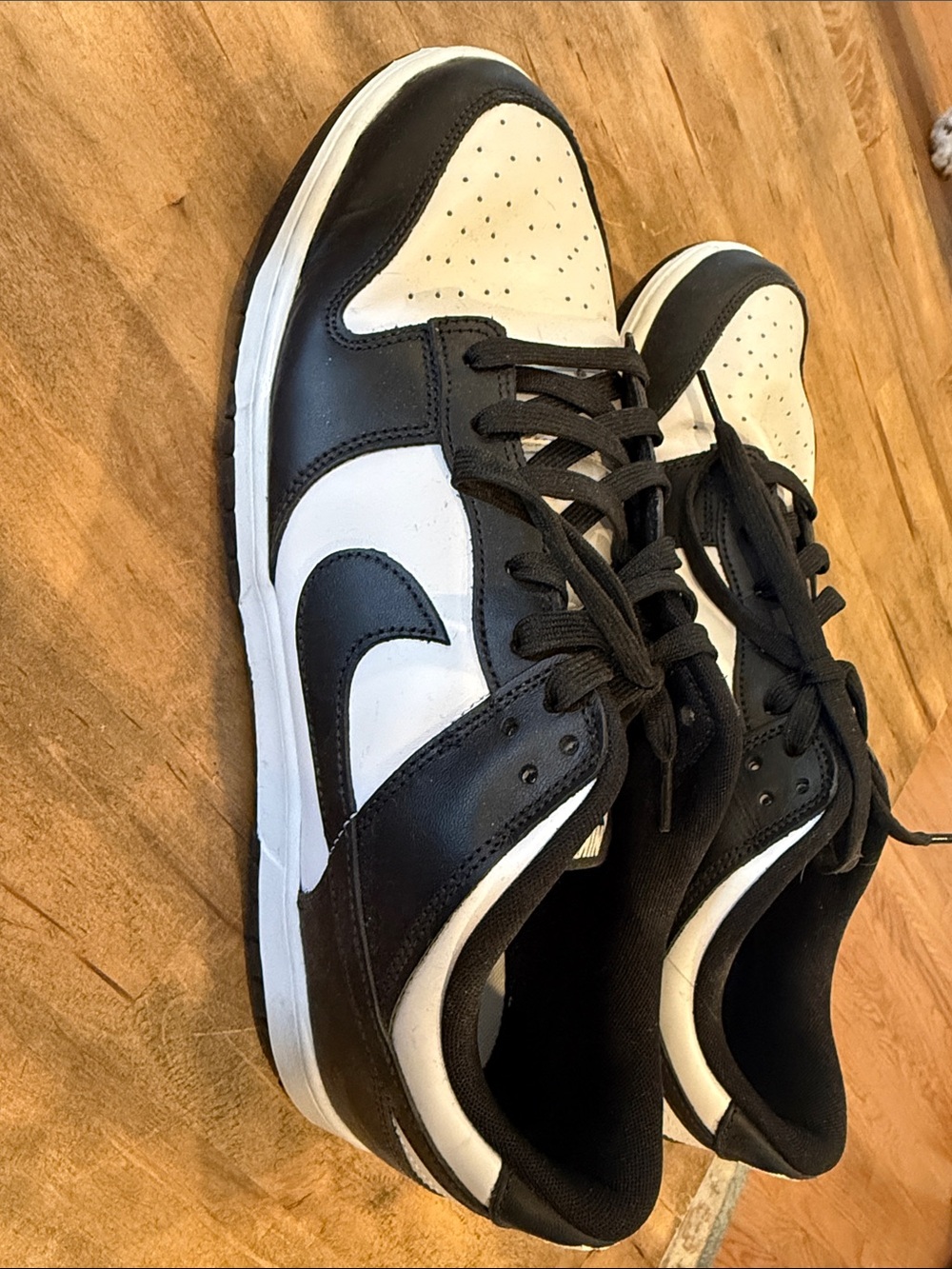 Men’s Nike Black and WhiteSneakers size 15